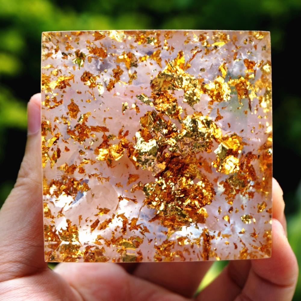 Pyramide Orgonite du Zodiaque Améthyste et Quartz Rose - Poisson