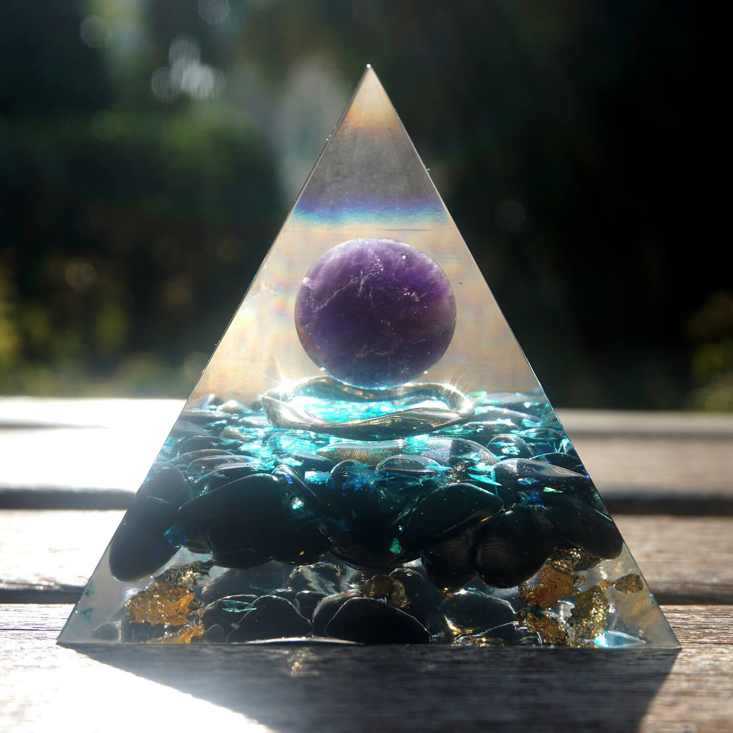 Pyramide Orgonite Améthyste, Obsidienne et Cristal de Roche - Puissance vibratoire