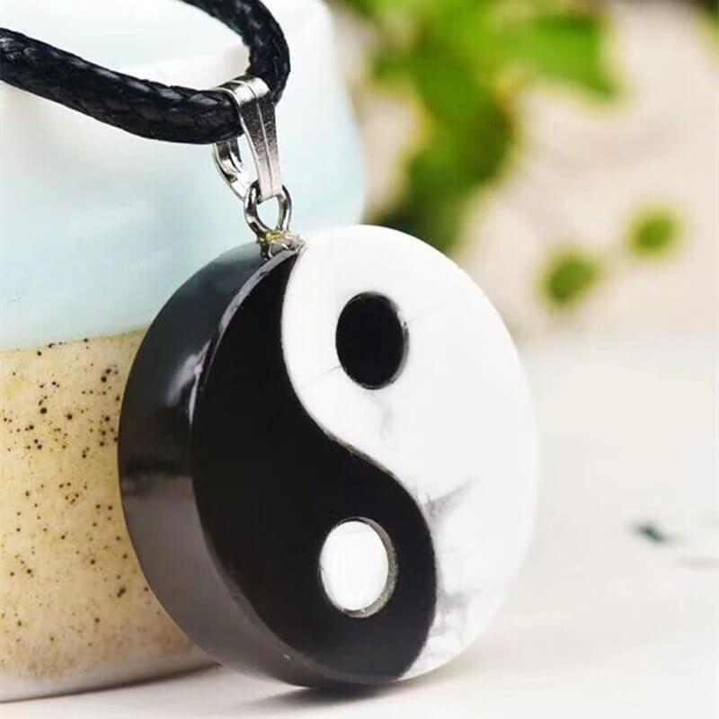 Pendentif Yin&Yang en Obsidienne et Turquoise Blanche avec Chaîne