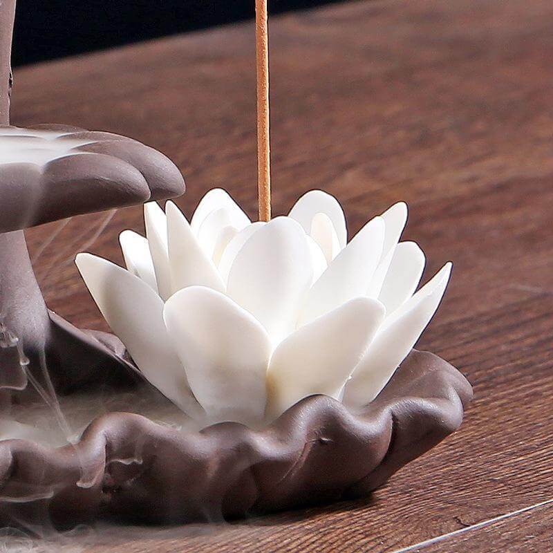 Brûle-Encens Céramique Lotus Blanc + 20 cônes d'encens offerts