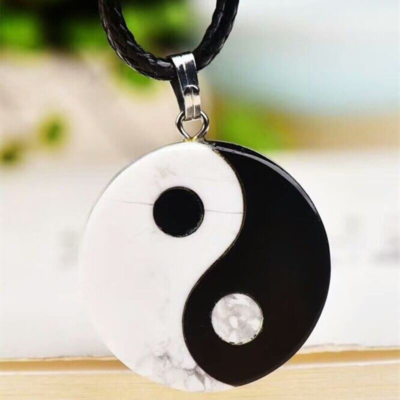 Pendentif Yin&Yang en Obsidienne et Turquoise Blanche avec Chaîne